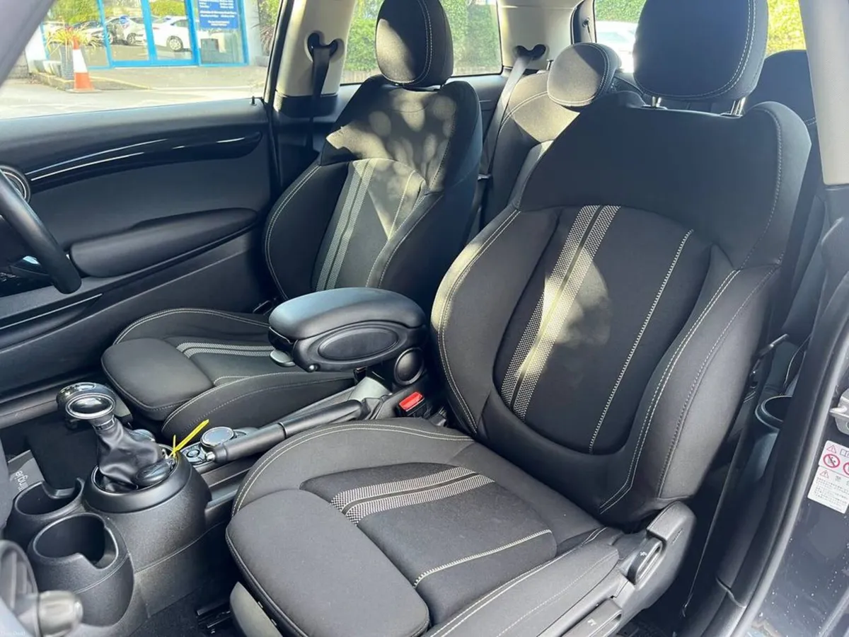 Mini Cooper SD 2.0 AUTO // ADAPTIVE CRUISE CONTROL - Image 6