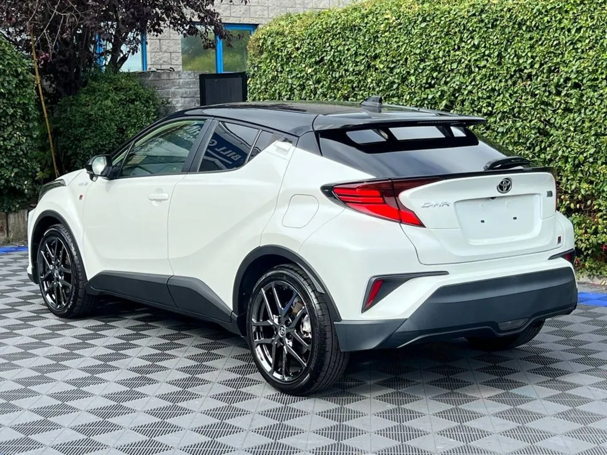 Toyota C-HR GR SPORT 1.8 HYBRID AUTO // SHADOW CHR - Image 5