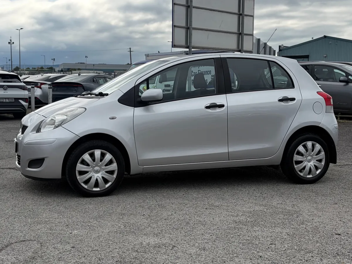 2010 Toyota Yaris 1.0 VVT-I Nct 04/27 Tax 09/26 - Image 3