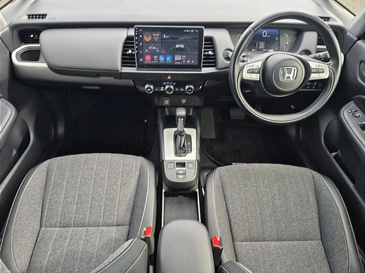 Honda Fit ** HYBRID ** GREAT VALUE ** STUNNING CAR - Image 2