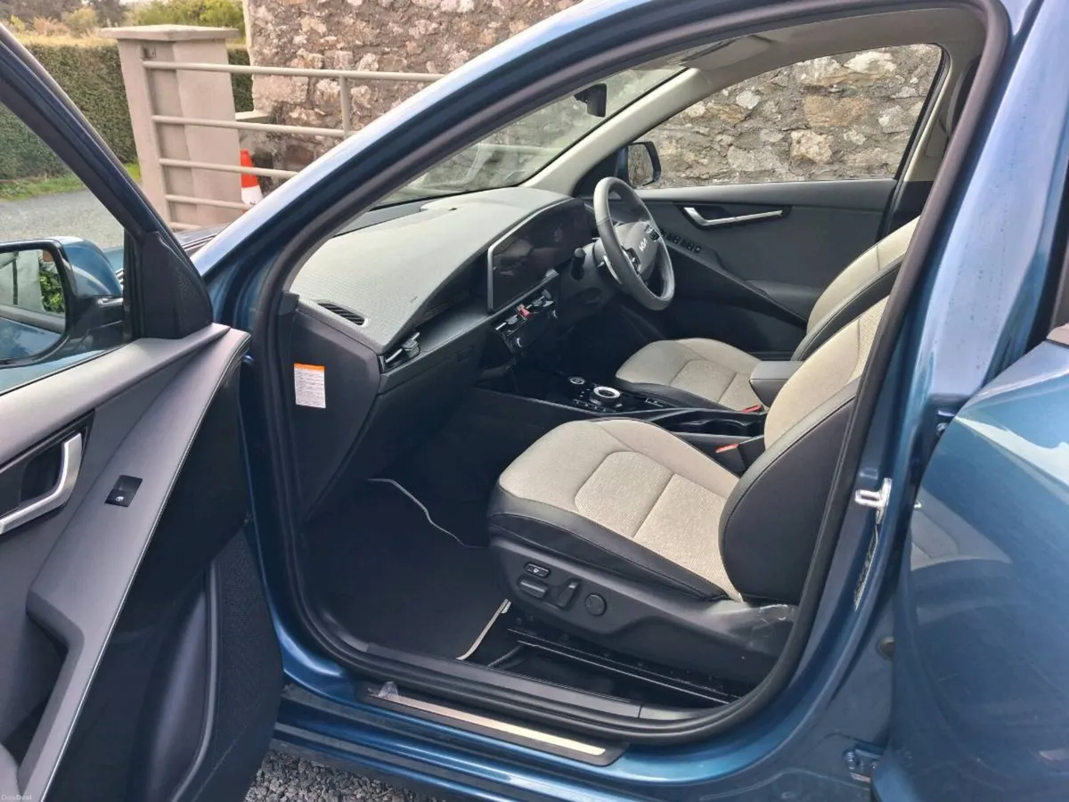 Electric car - Image 4