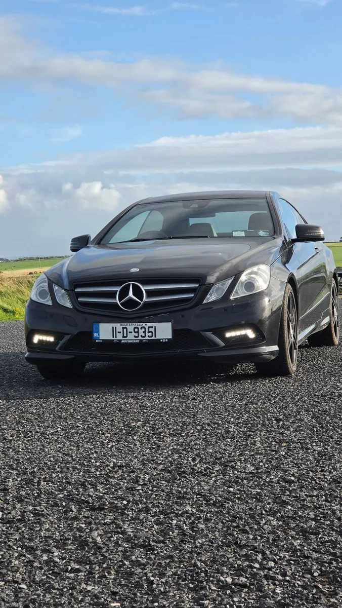 Mercedes-Benz E-Class 2011 - Image 1