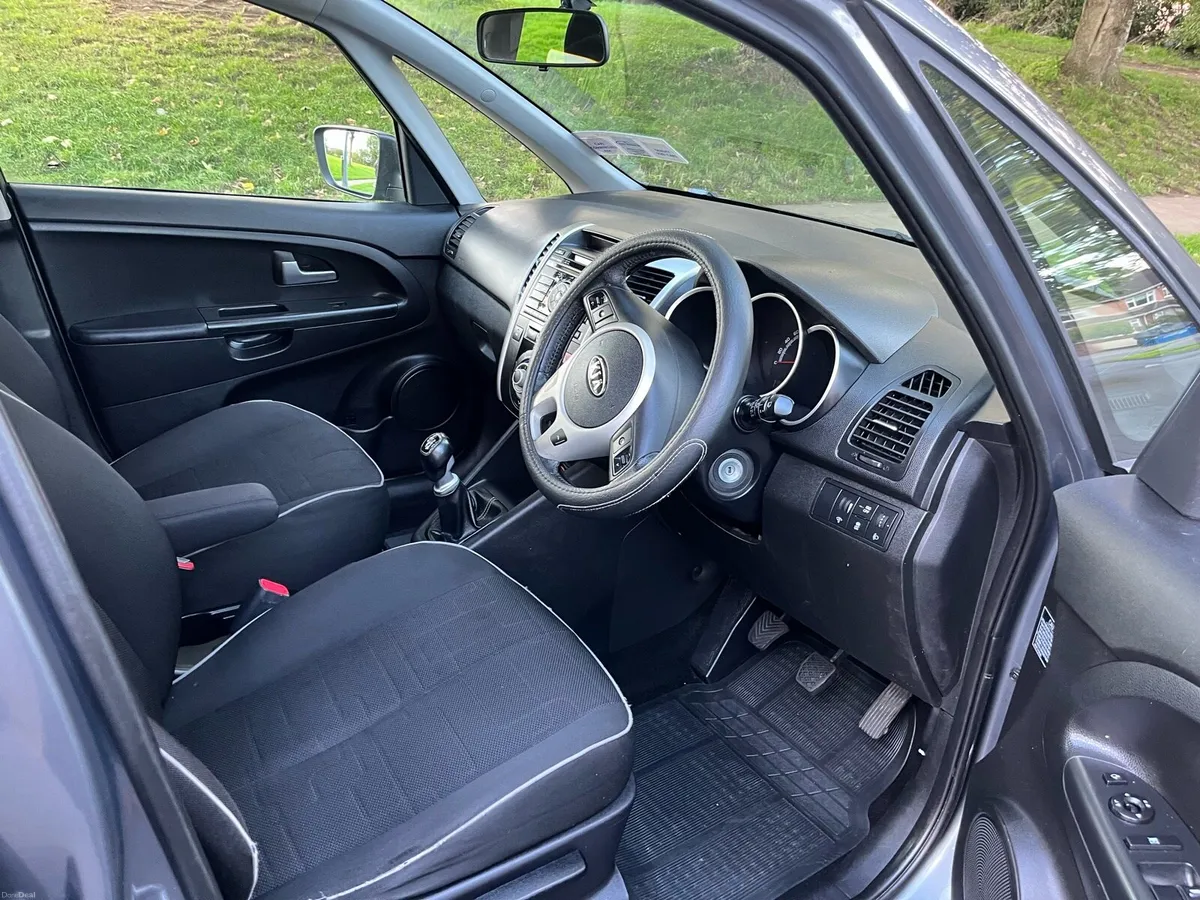 Kia venga 1.4 ex isg 5dr - Image 5