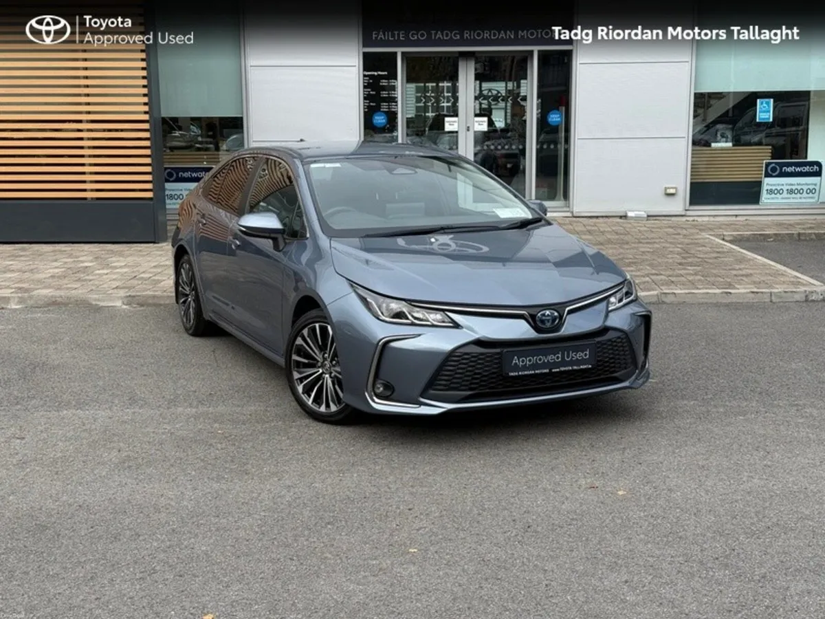 Toyota Corolla HEV LUNA SPORT SALOON - Image 1