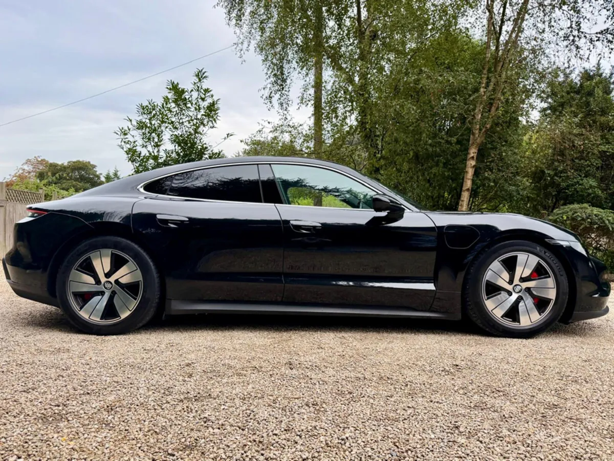 Porsche Taycan 4S *563  bhp….Performance Battery P - Image 3