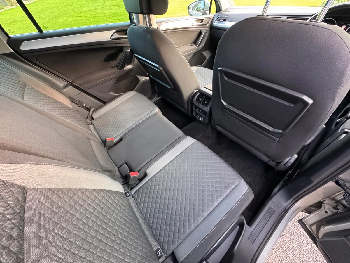 2018 Volkswagen Tiguan SE NAV Auto - Image 6
