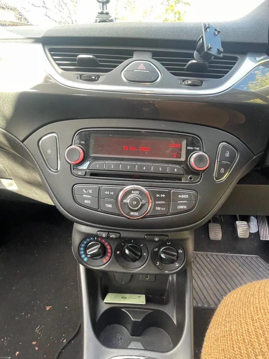 Only 38,895km | Opel Corsa 1.4 Petrol - Image 6