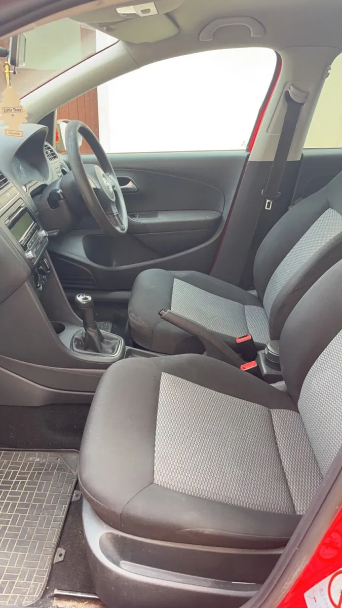 Volkswagen Polo 2011 - Image 4