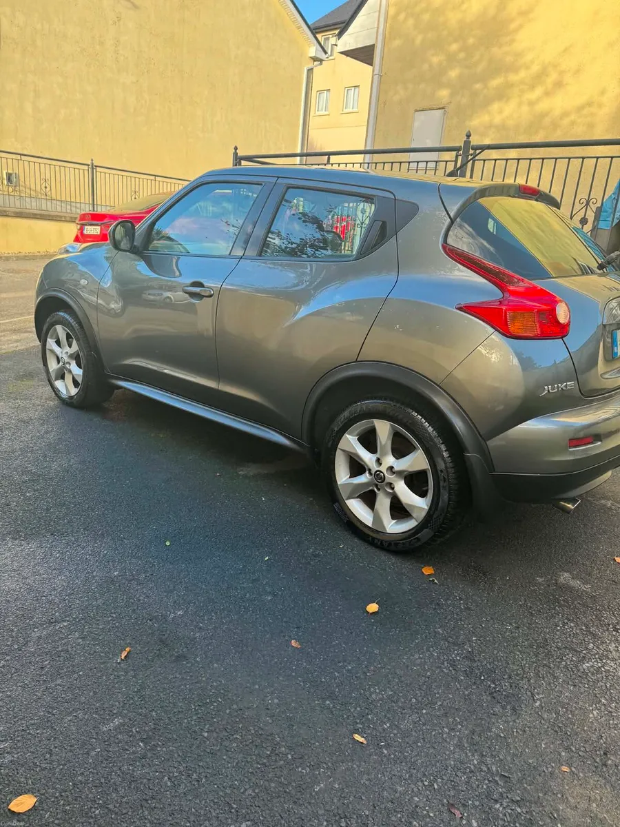 Car - Image 2