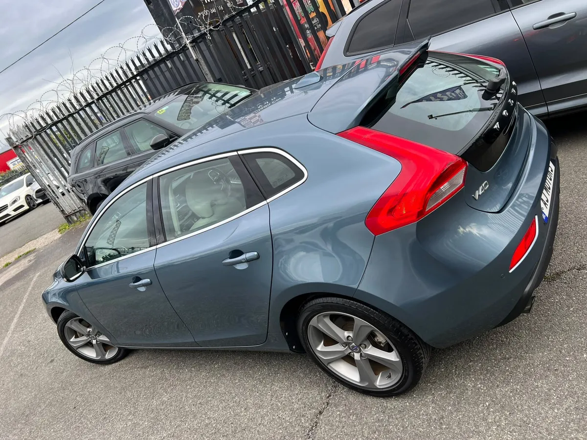 2015 VOLVO V40 AUTOMATIC - Image 5