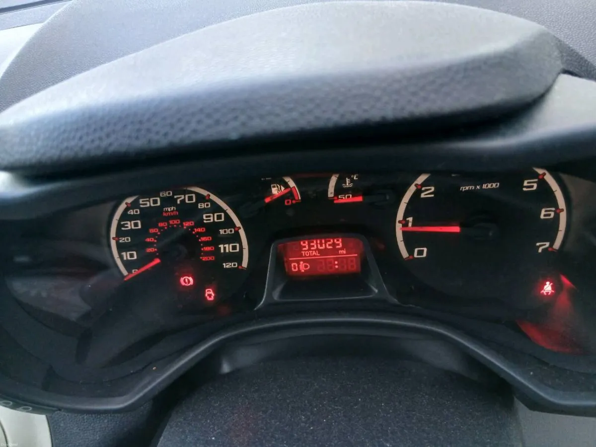 2010 Ford KA - Image 4