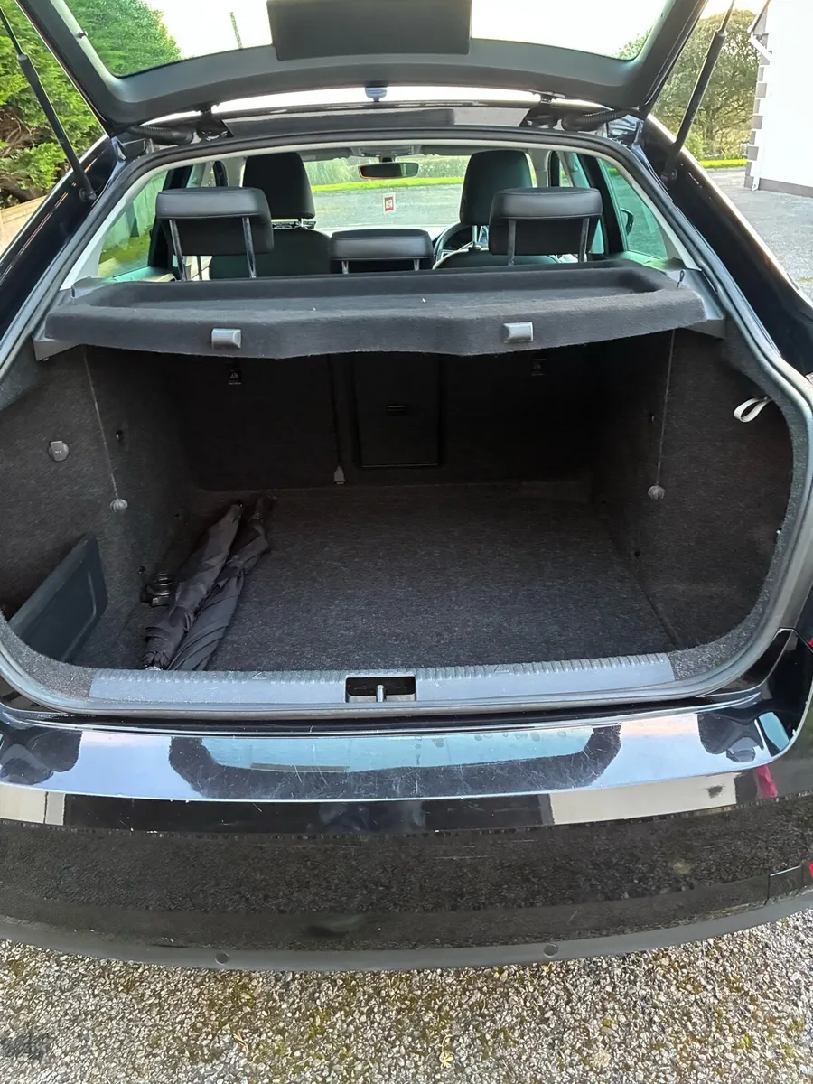 ŠKODA OCTAVIA 1.6 DIESAL FOR SALE - Image 5