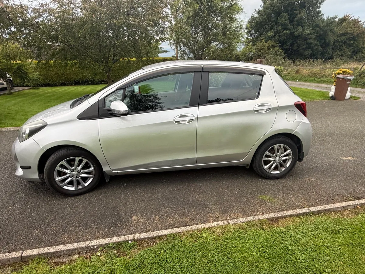 2016 (161) Toyota Yaris Luna 1.0L - Image 3