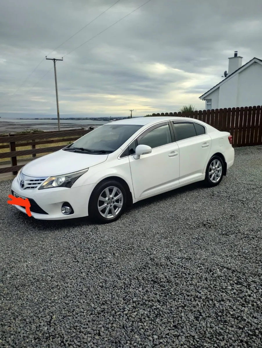 Toyota Avensis 2012 - Image 1