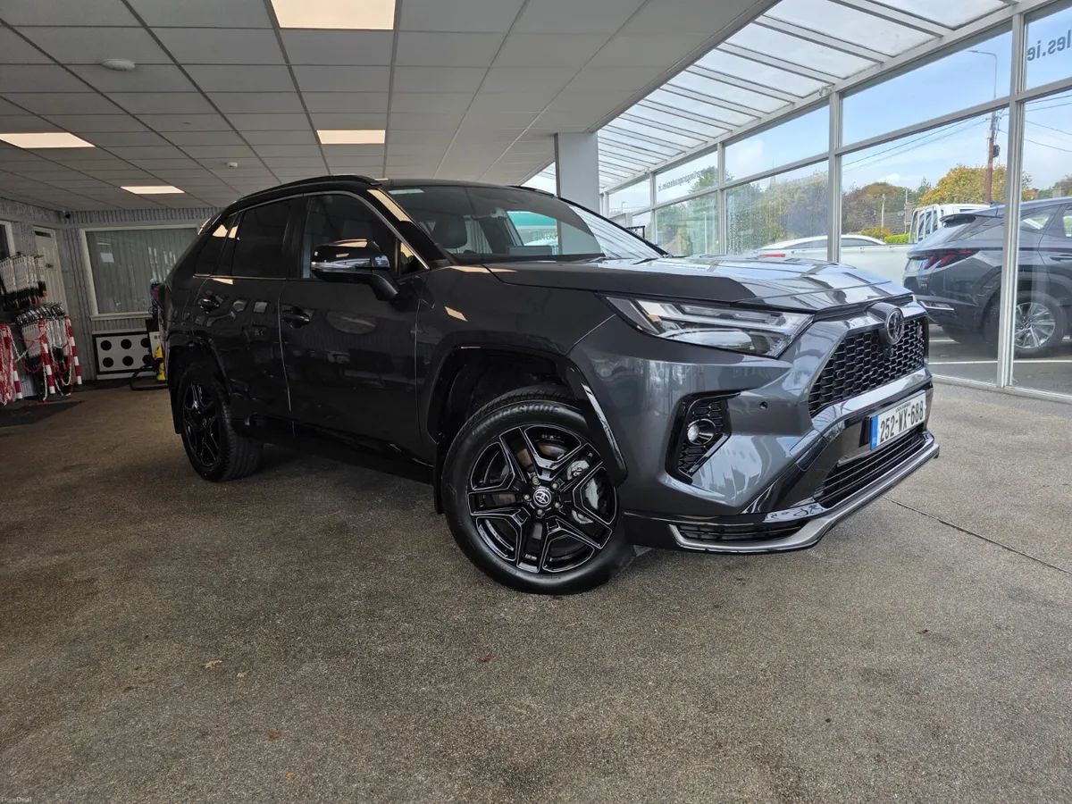 Toyota RAV4 2.5 PHEV AWD-i GR SPORT 2025 - Image 1