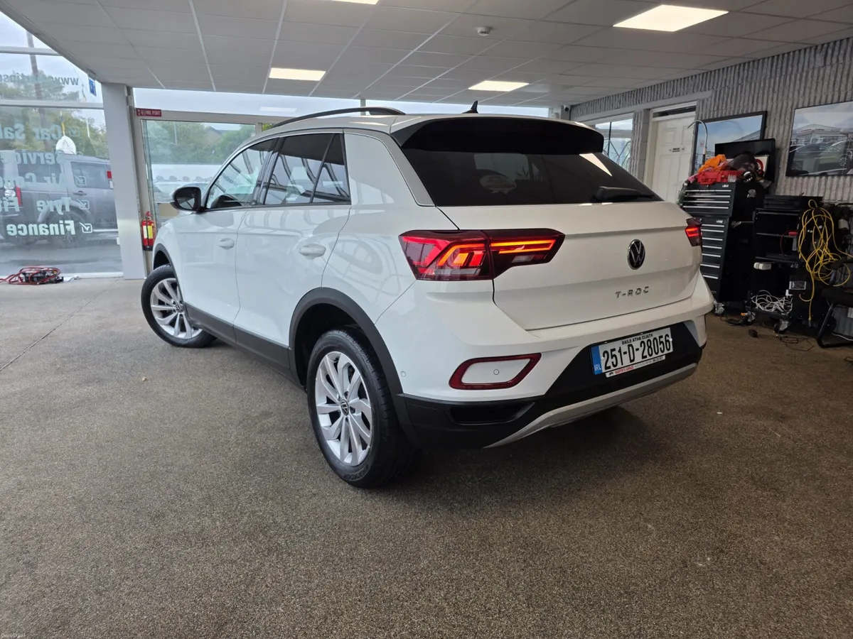 Volkswagen T-ROC EDITION 75 1.0TSI M6F 116HP 2025 - Image 3