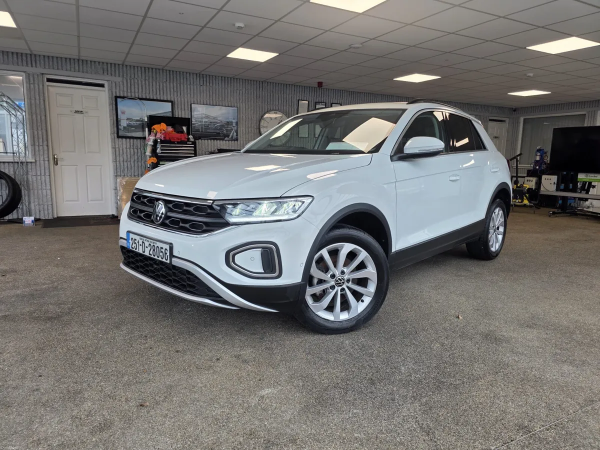 Volkswagen T-ROC EDITION 75 1.0TSI M6F 116HP 2025 - Image 2