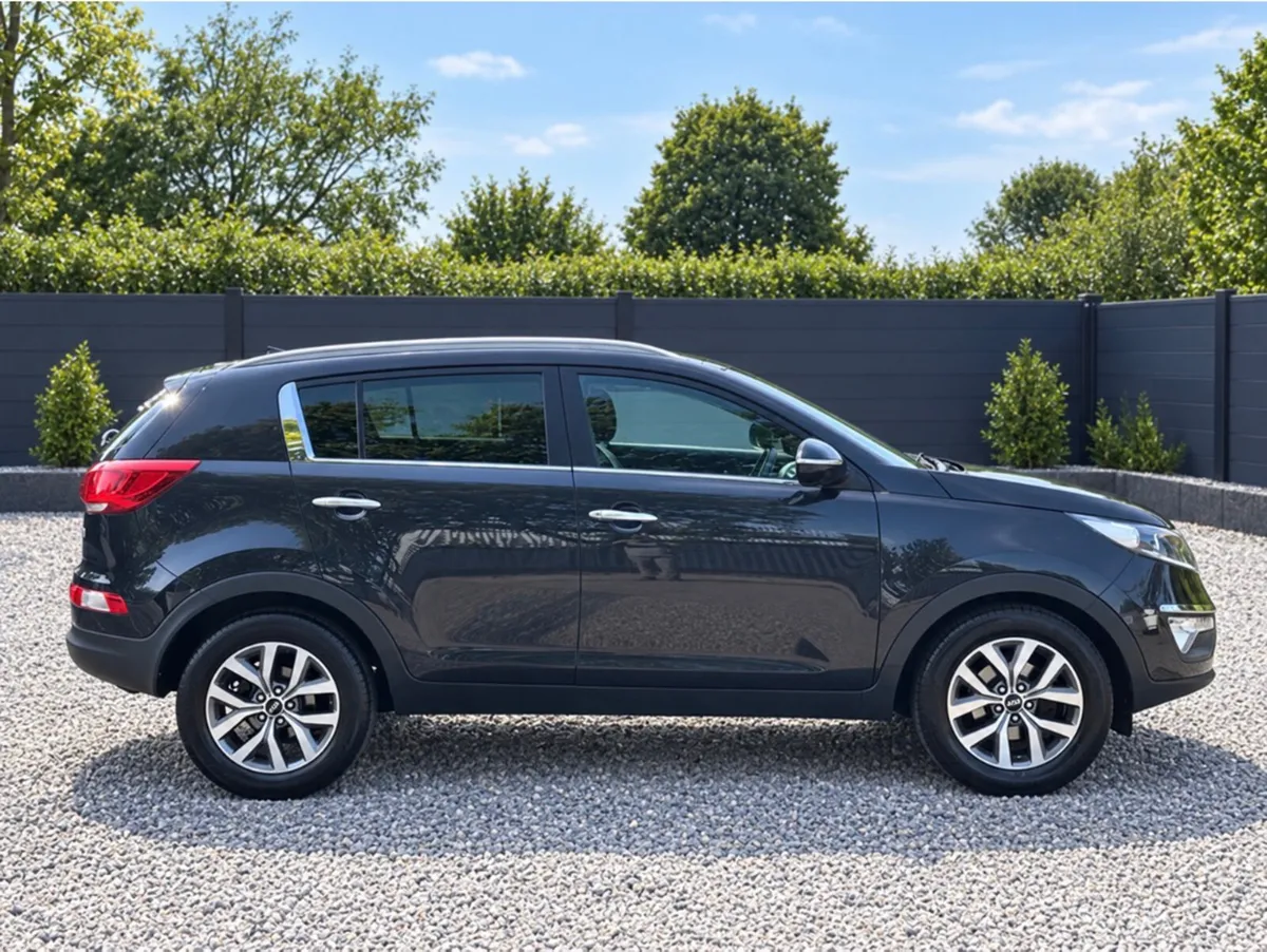 2015 Kia Sportage 1.7 CRDi – Panoramic Roof - Image 4