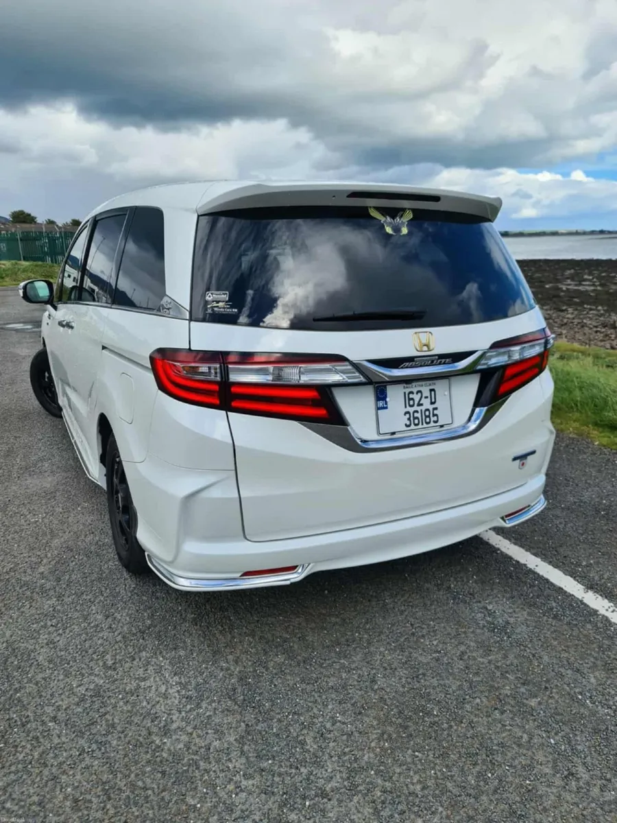 Honda Odyssey 2016 -8 seater Hybrid - Image 3