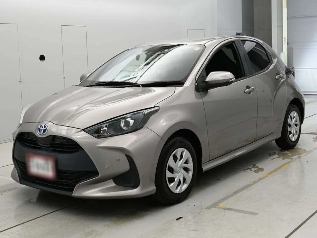 Toyota Yaris HYBRID X - Image 1