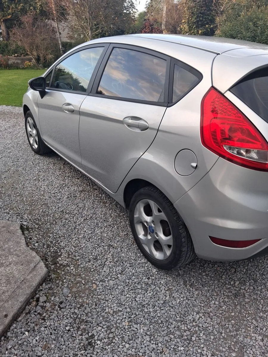 Ford Fiesta 2012 - Image 2
