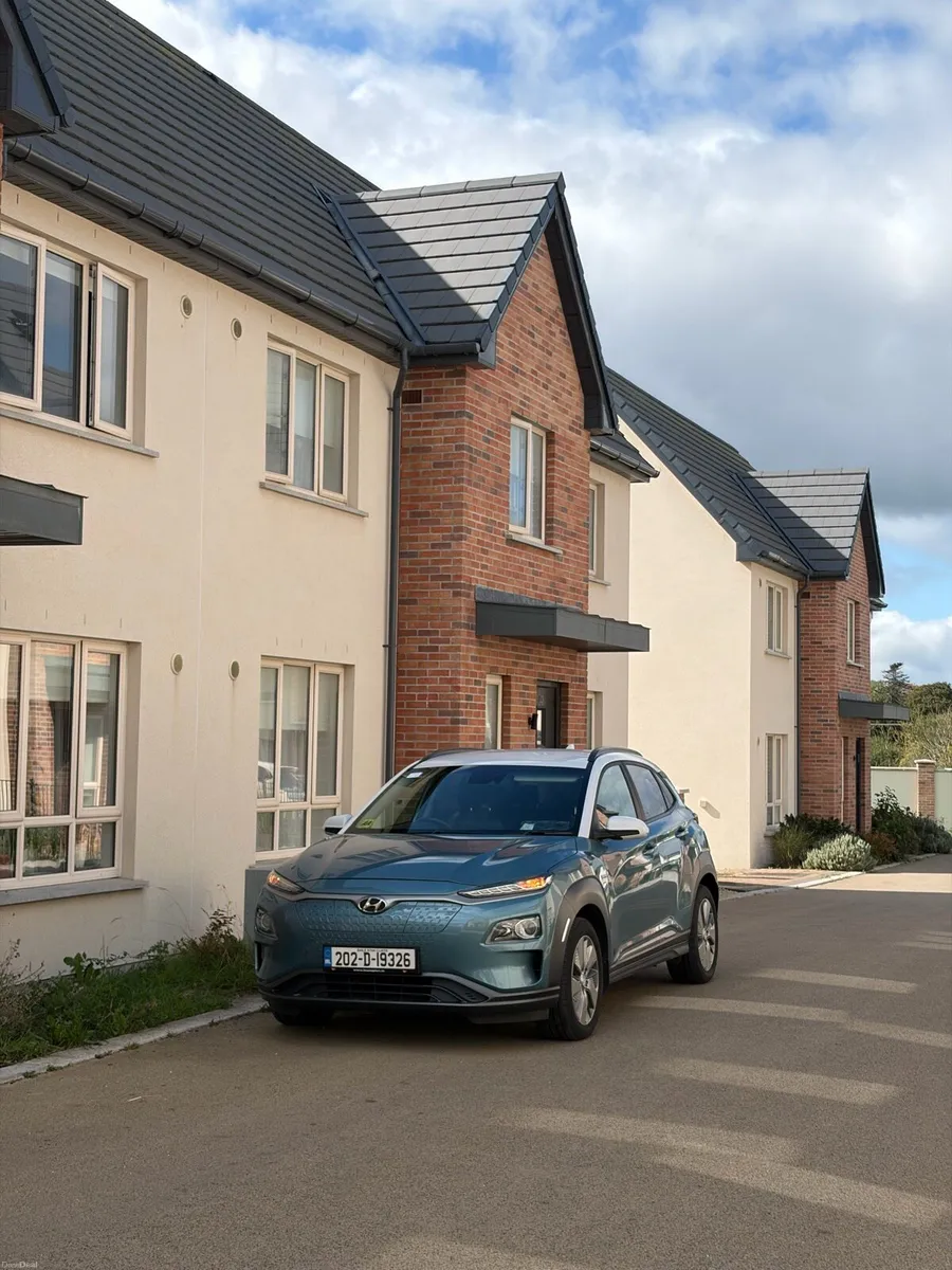 Kona EV Premium LONG RANGE+HEAT PUMP+100pcBATTERY - Image 2