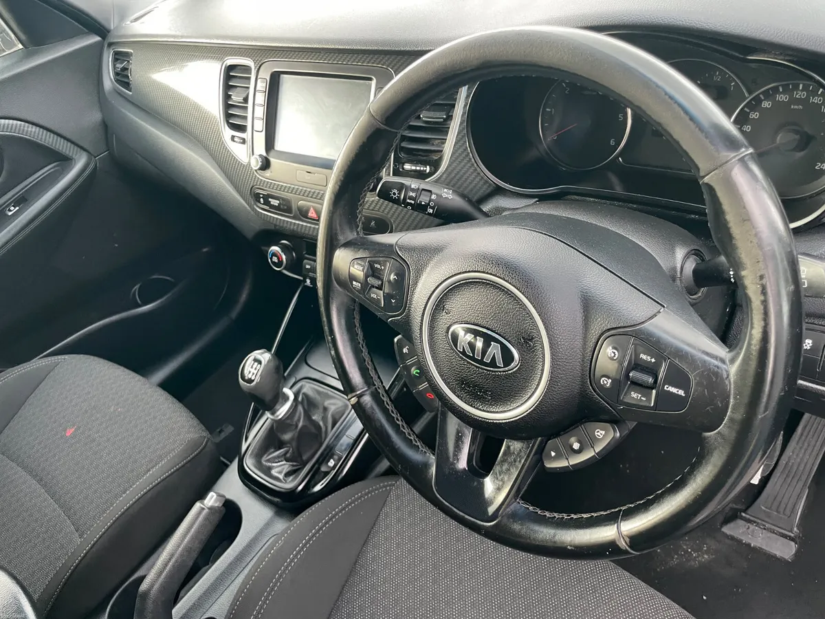 2017 Kia Carens 1.7.. Low Mileage & 2 year NCT - Image 6