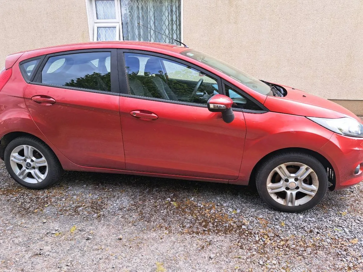 Ford fiesta - Image 2