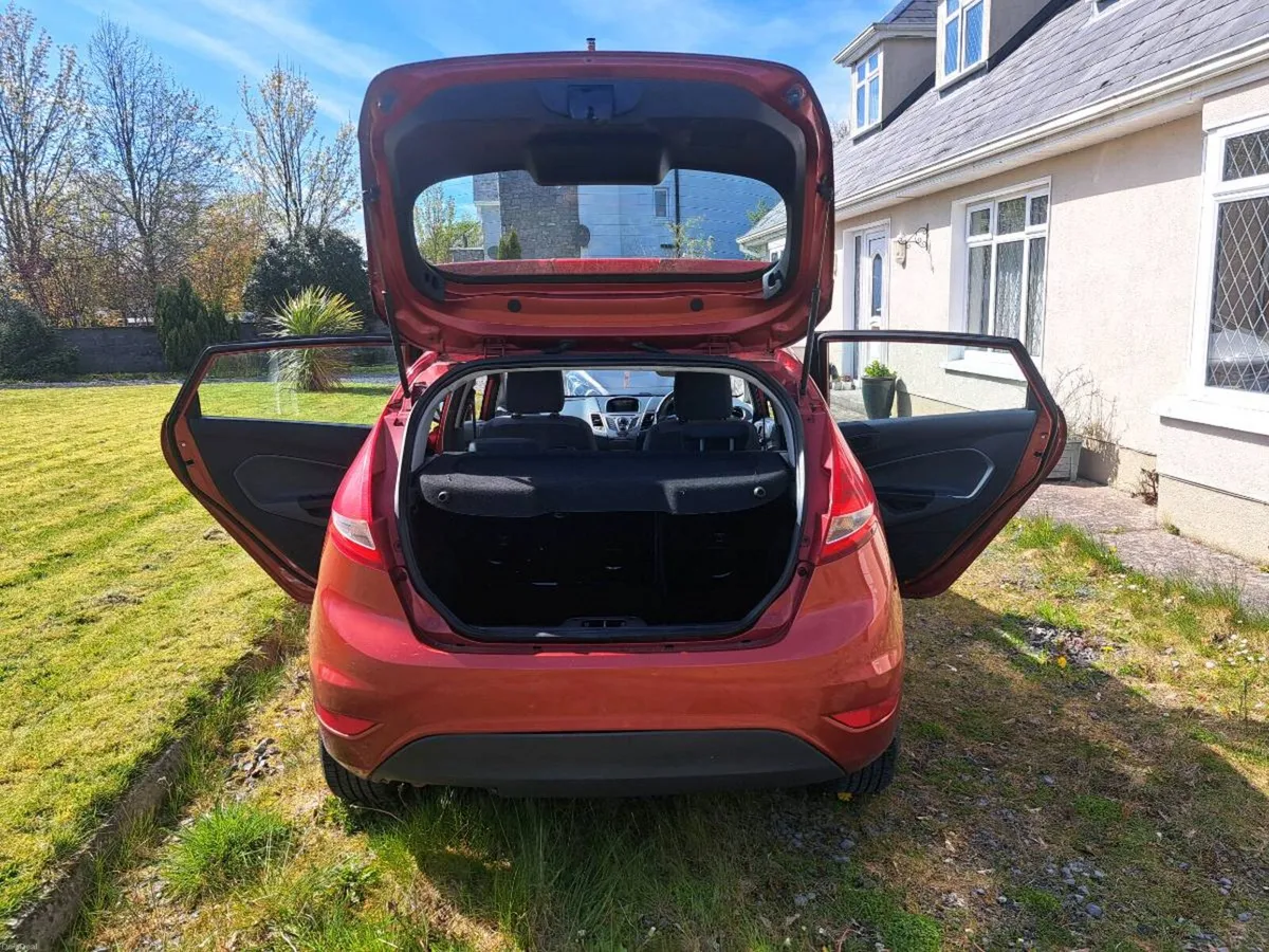 Ford fiesta - Image 6