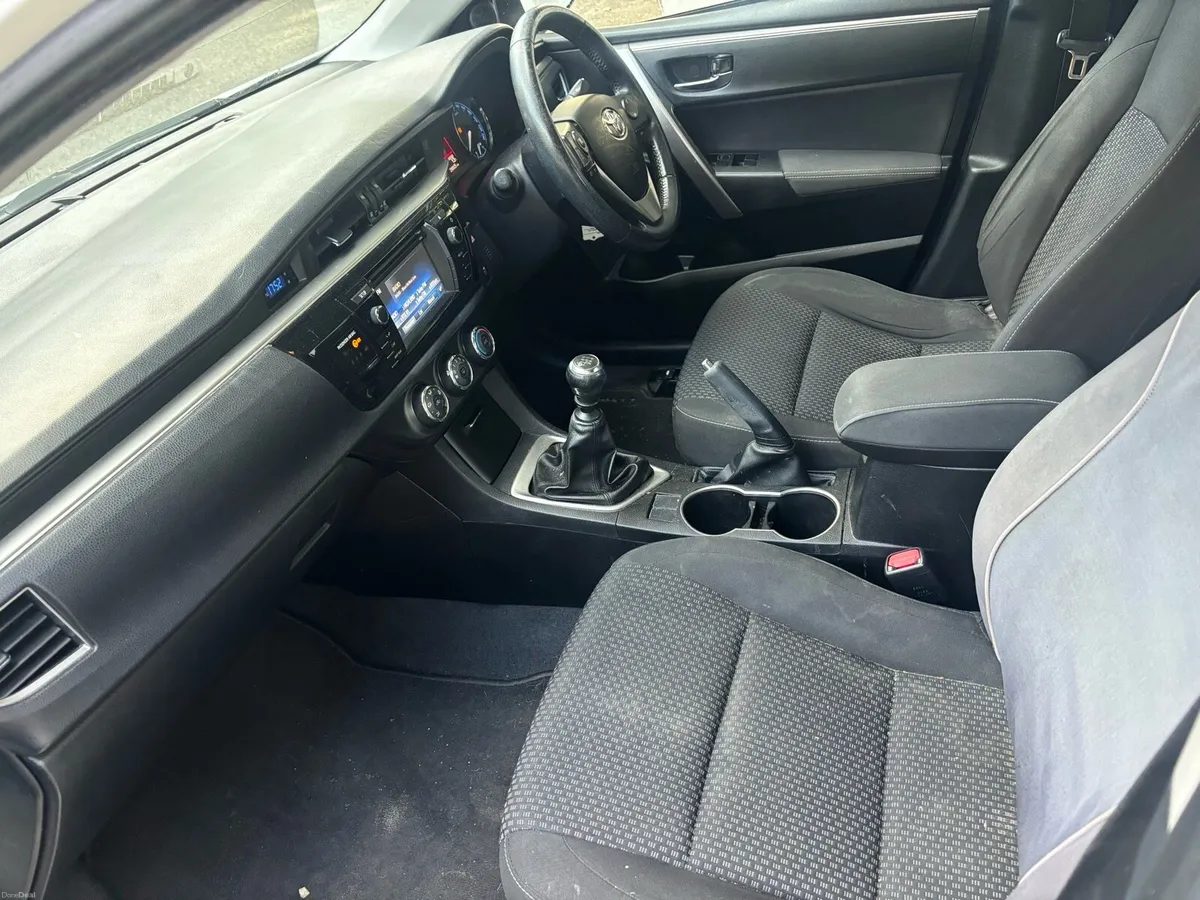 2014 Toyota Corolla - Image 5