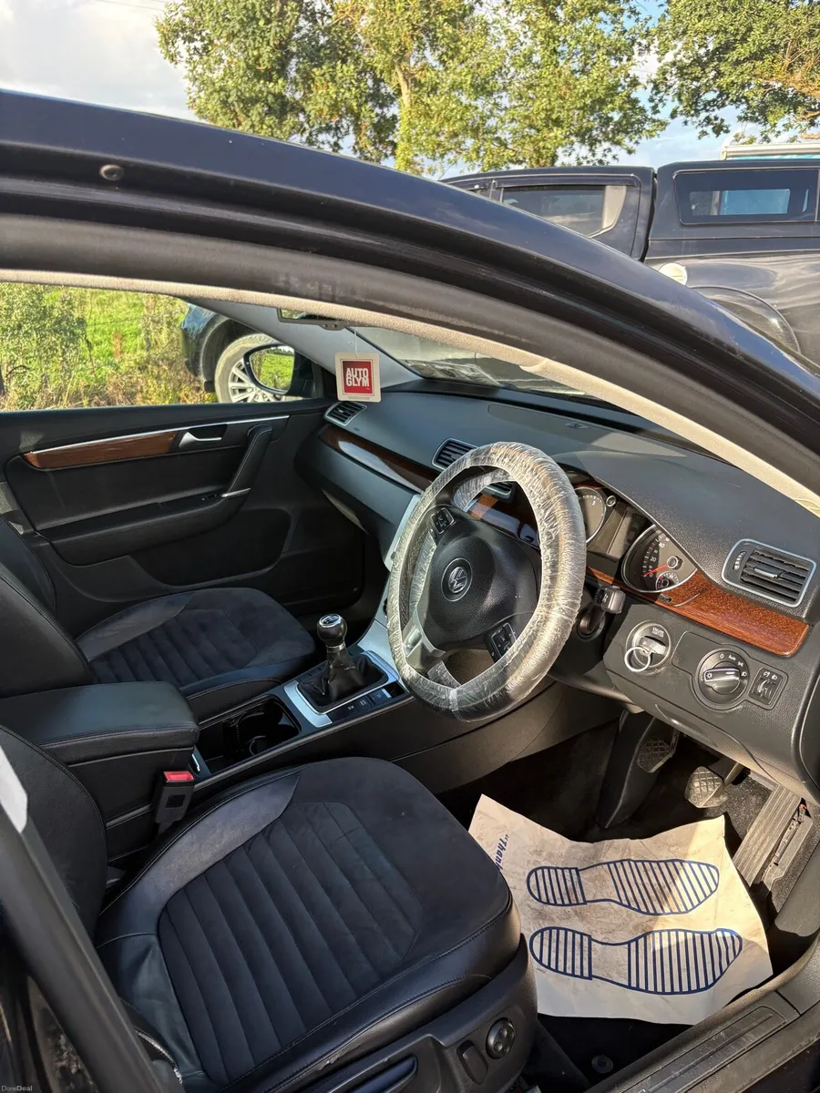 Volkswagen Passat - Image 3