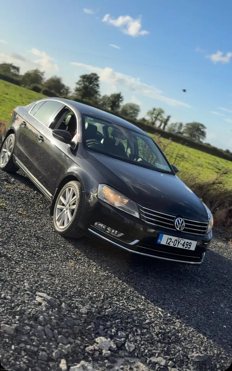 Volkswagen Passat - Image 1