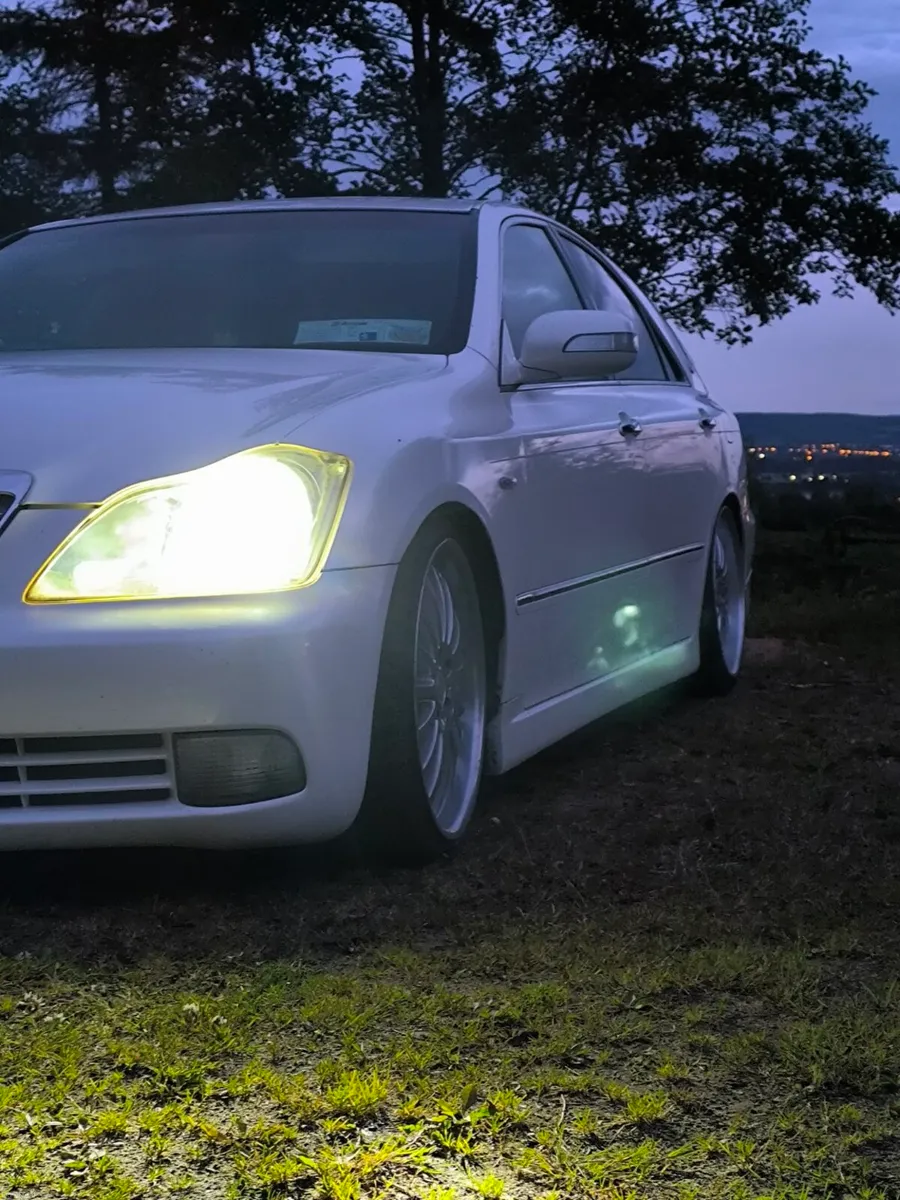 2004 Toyota Crown Athlete 2.5 V6 JDM - Image 1