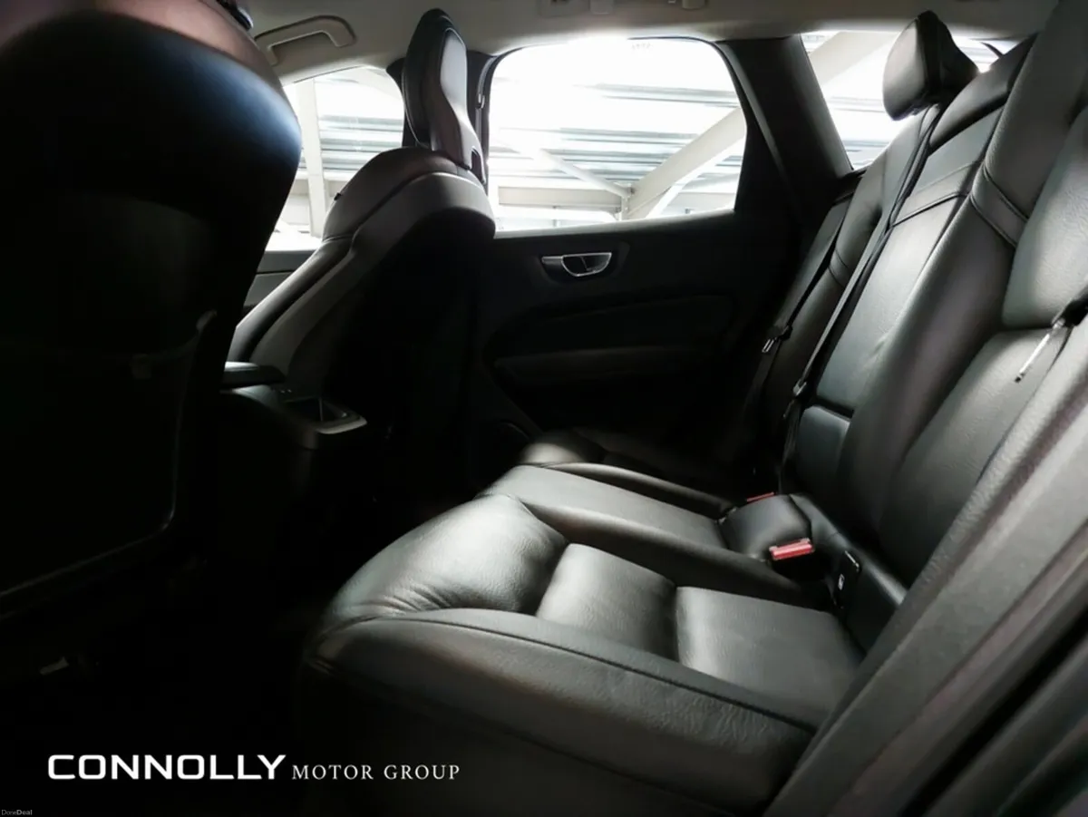 Volvo XC60 B4 Momentum 5DR Auto - Image 6