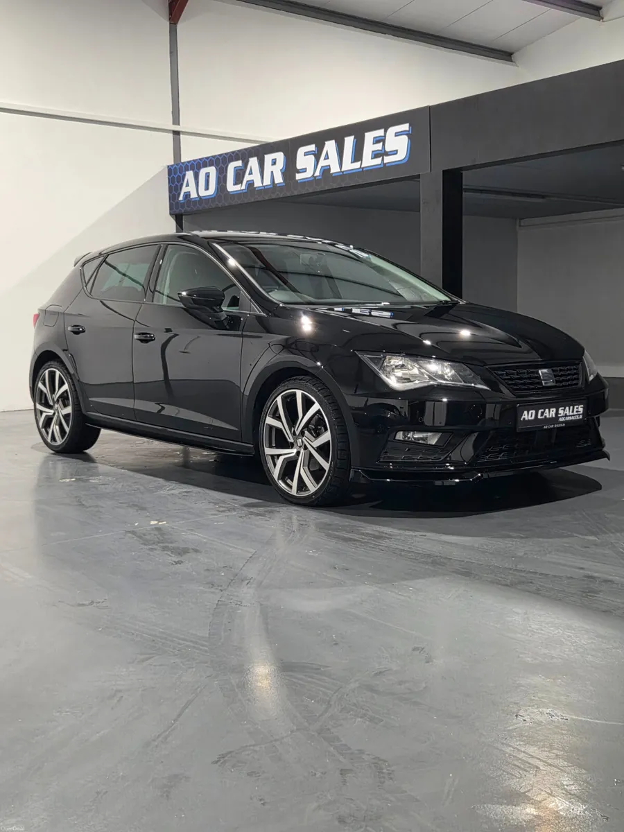 SEAT LEON 1.6 TDI SE DYNAMIC DSG - Image 2