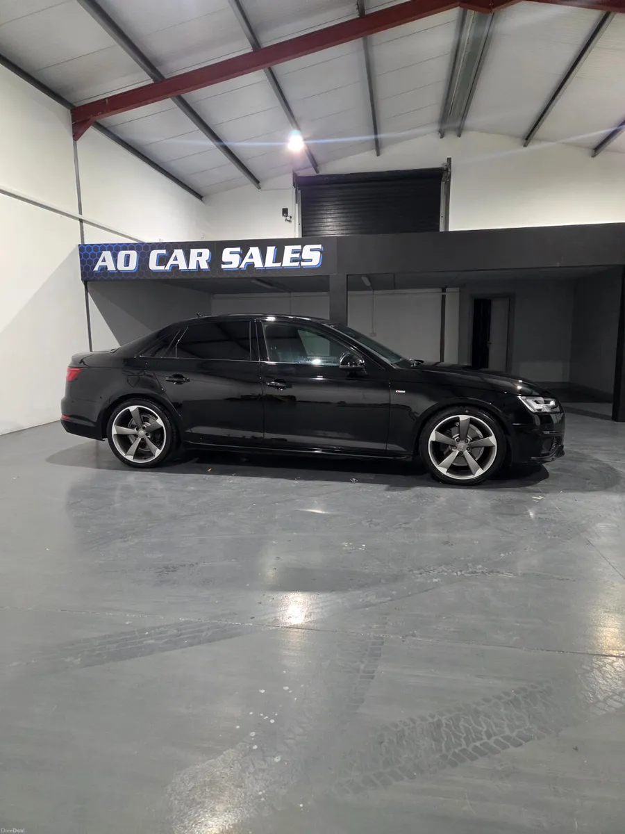 Audi A4 2019 2.0 tdi s-line black edition spec - Image 4