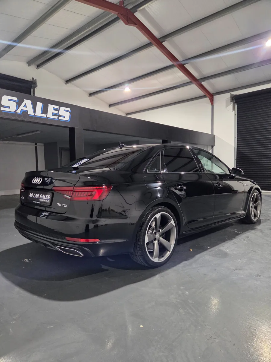 Audi A4 2019 2.0 tdi s-line black edition spec - Image 5