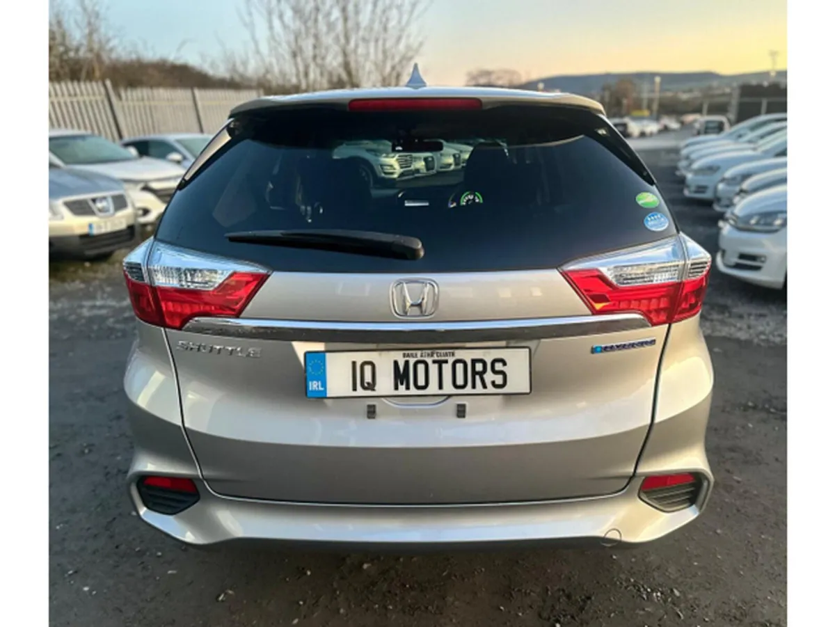 Honda Shuttle 1.5 Automatic petrol hybrid - Image 5