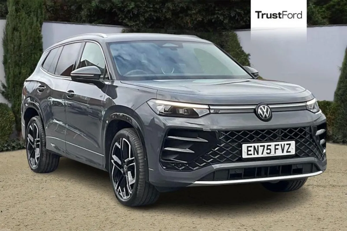 Volkswagen Tayron 1.5 TSI eHybrid R-Line 5dr DSG6 - Image 1