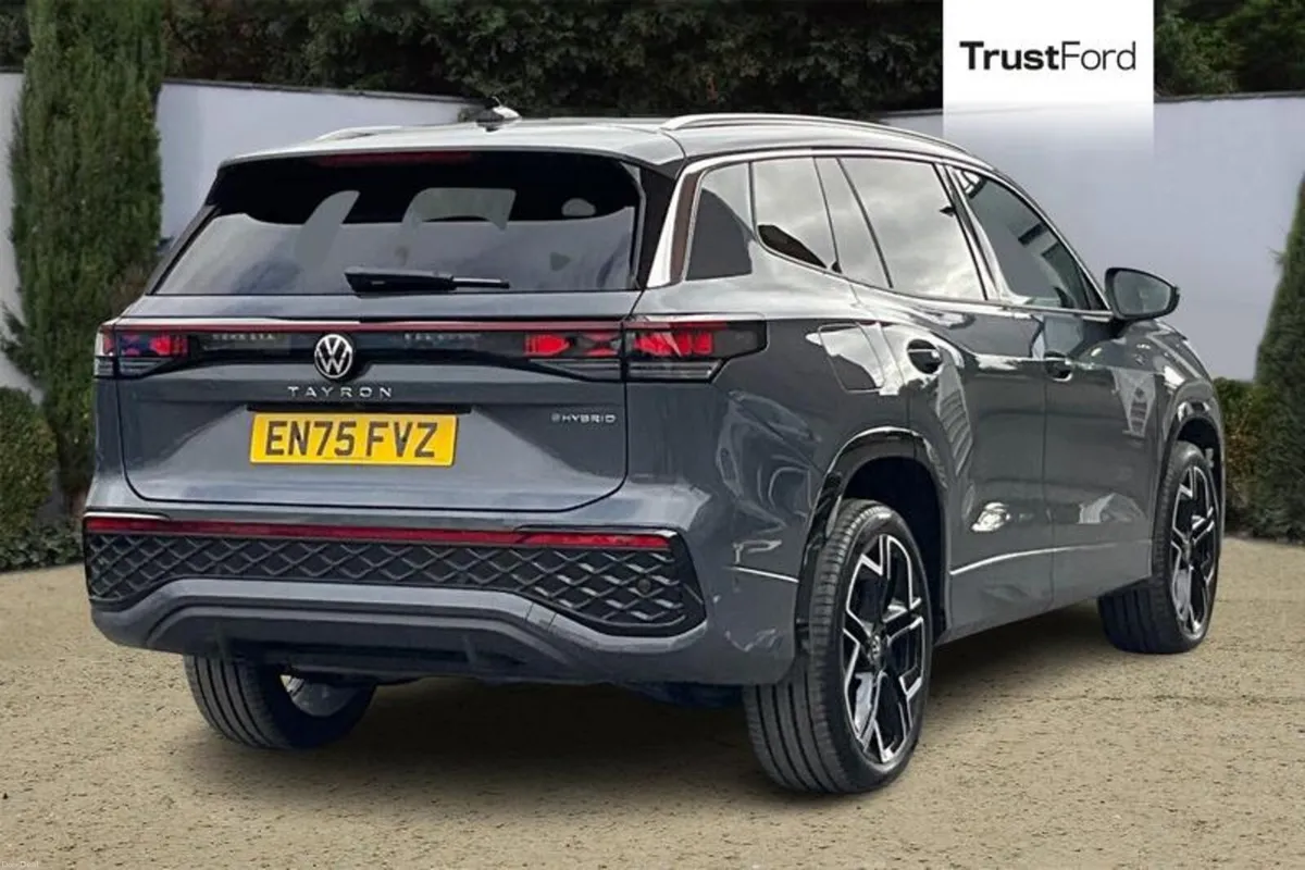 Volkswagen Tayron 1.5 TSI eHybrid R-Line 5dr DSG6 - Image 4