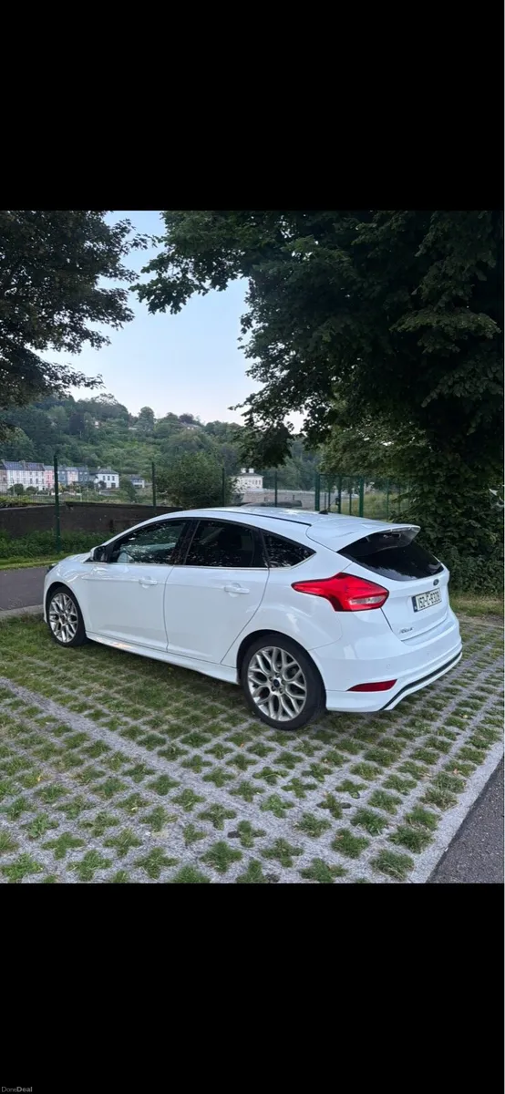 2015 Ford Focus Zetec S 1.5 tdci - Image 2