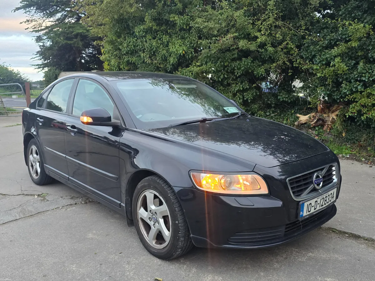 €2222 Volvo S40 2010 petrol ⛽️ nct&tax €2222 - Image 2