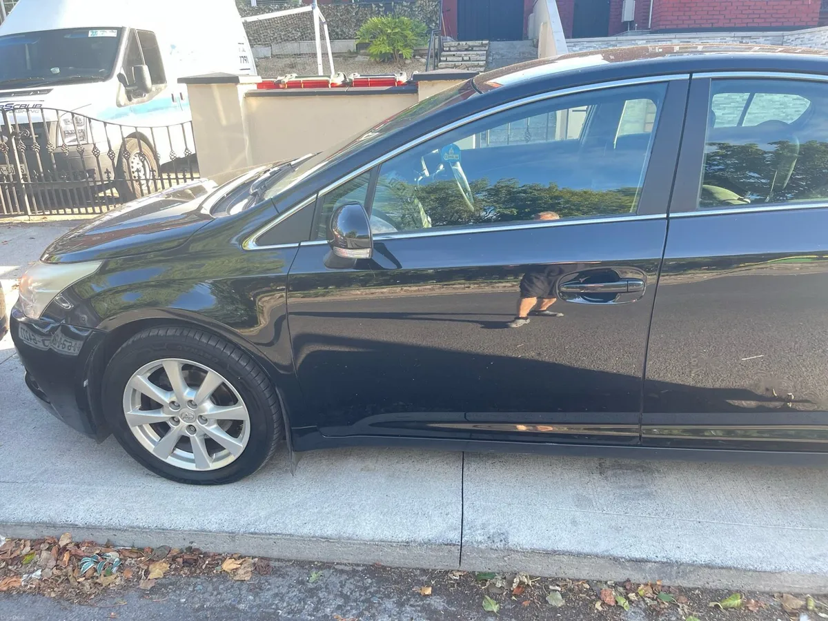 Toyota avensis - Image 4