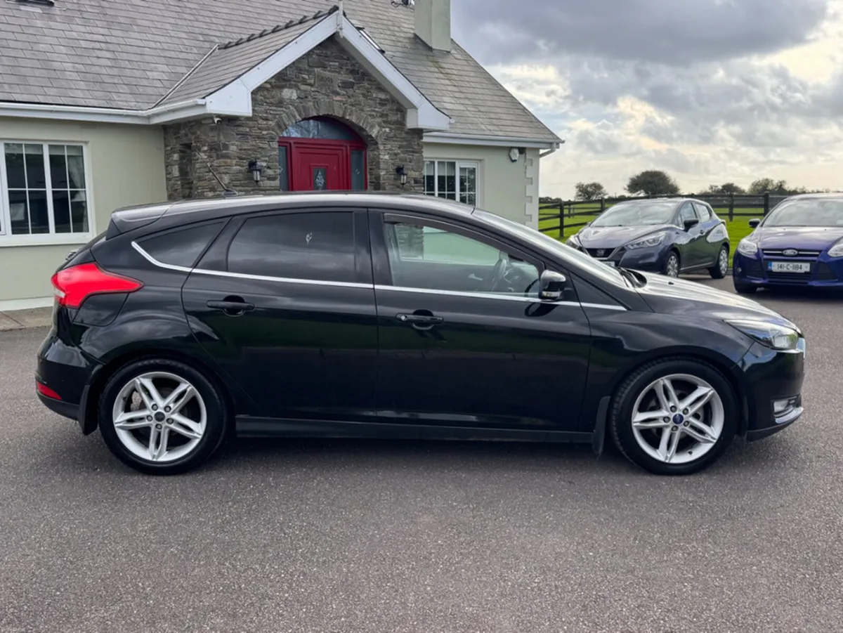 Ford Focus 1.5 TDCI ZETEC 120PS 5DR - Image 6