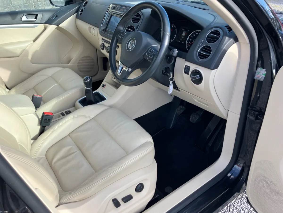 Volkswagen Tiguan SPORT 2.0 TDI 110HP MANUAL 6SPEE - Image 6