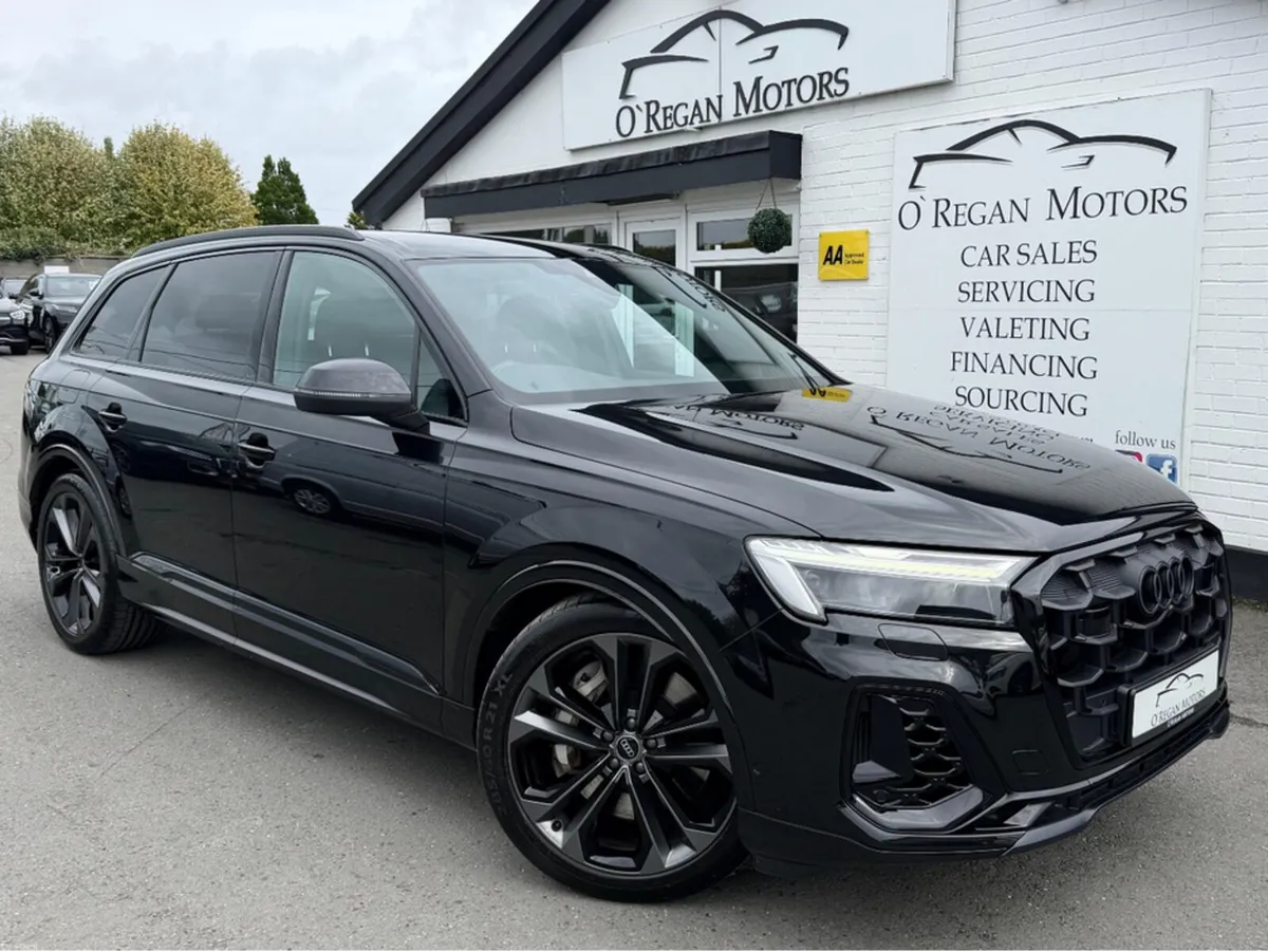 Audi Q7 (242) 55 TFSI-E S-LINE **BLACK EDITION** - Image 1