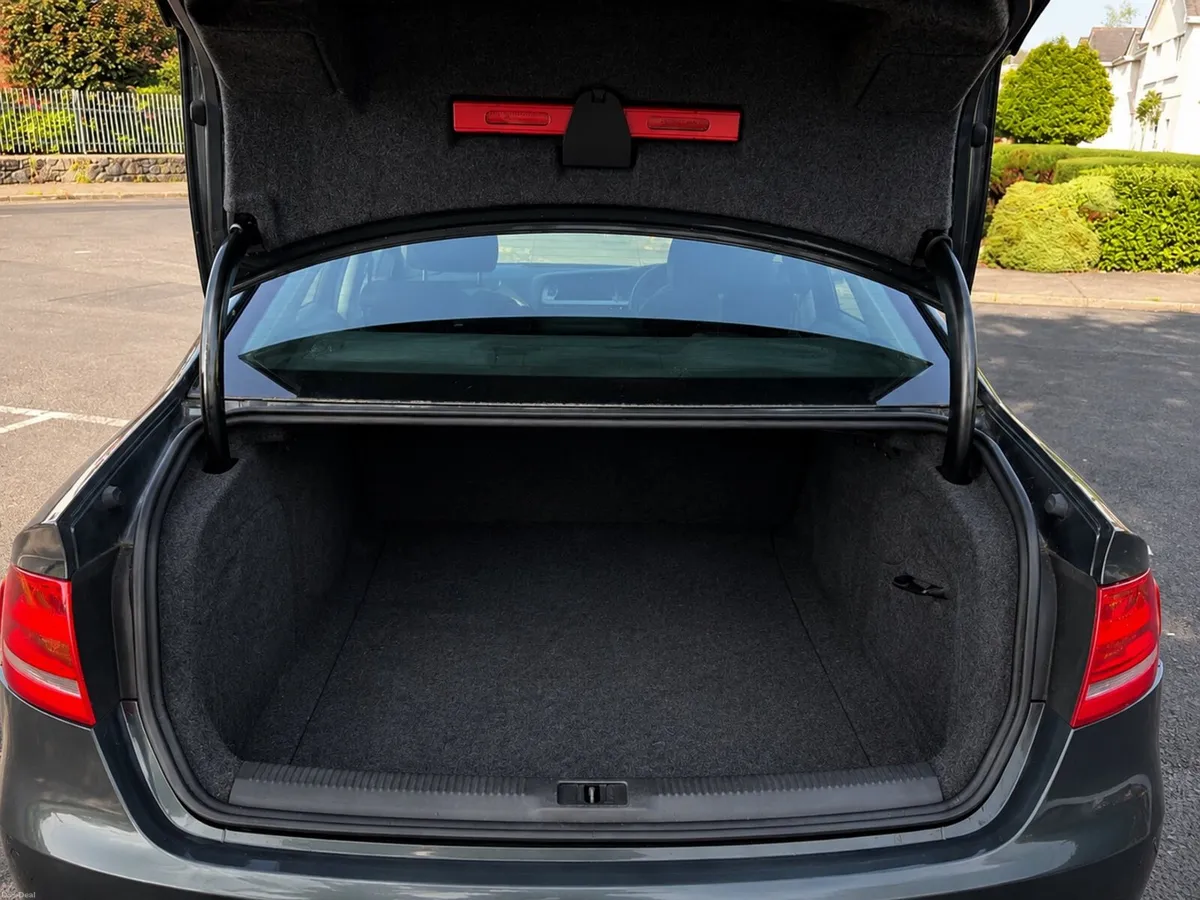 2009 Audi A4 2.0 Automatic | Excellent Condition - Image 6