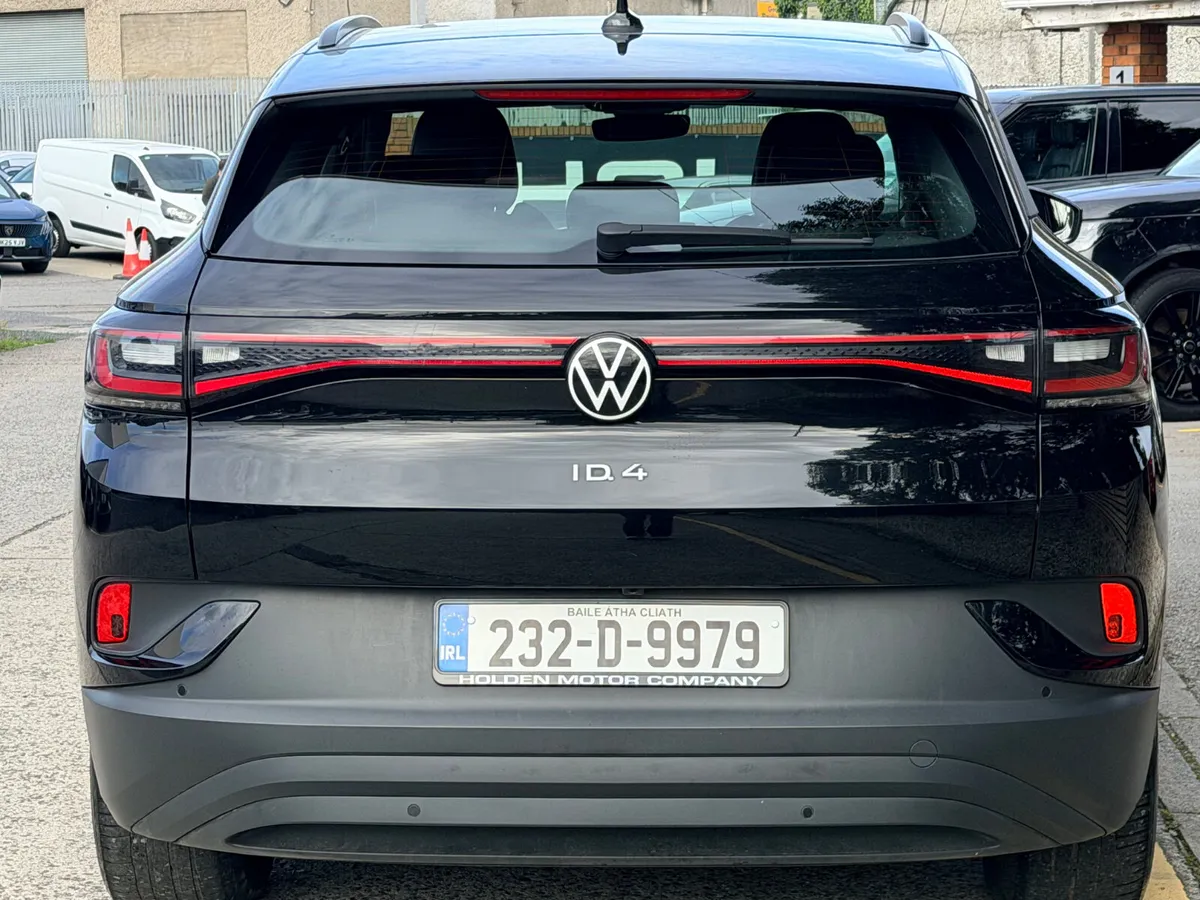 2023 Volkswagen ID.4..52 KWH BATTERY..LOW MILES - Image 5