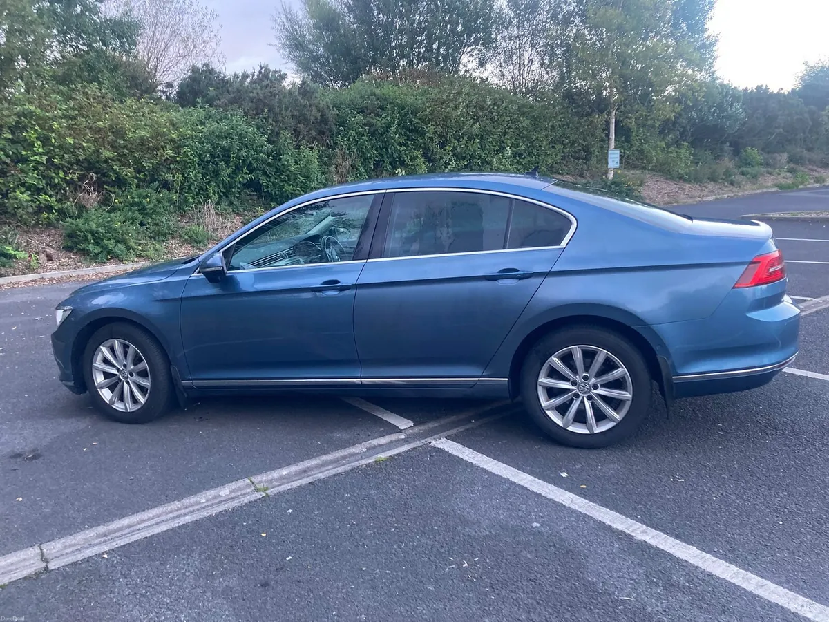 Volkswagen Passat - Image 4