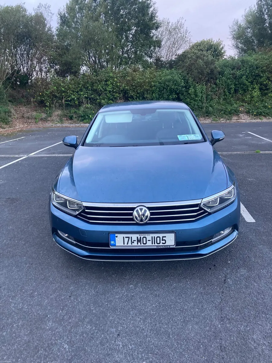 Volkswagen Passat - Image 1